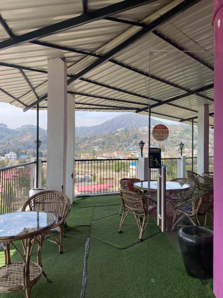 Siddhi Vinayak Hotel And Banquet Bhimtal Exterior photo