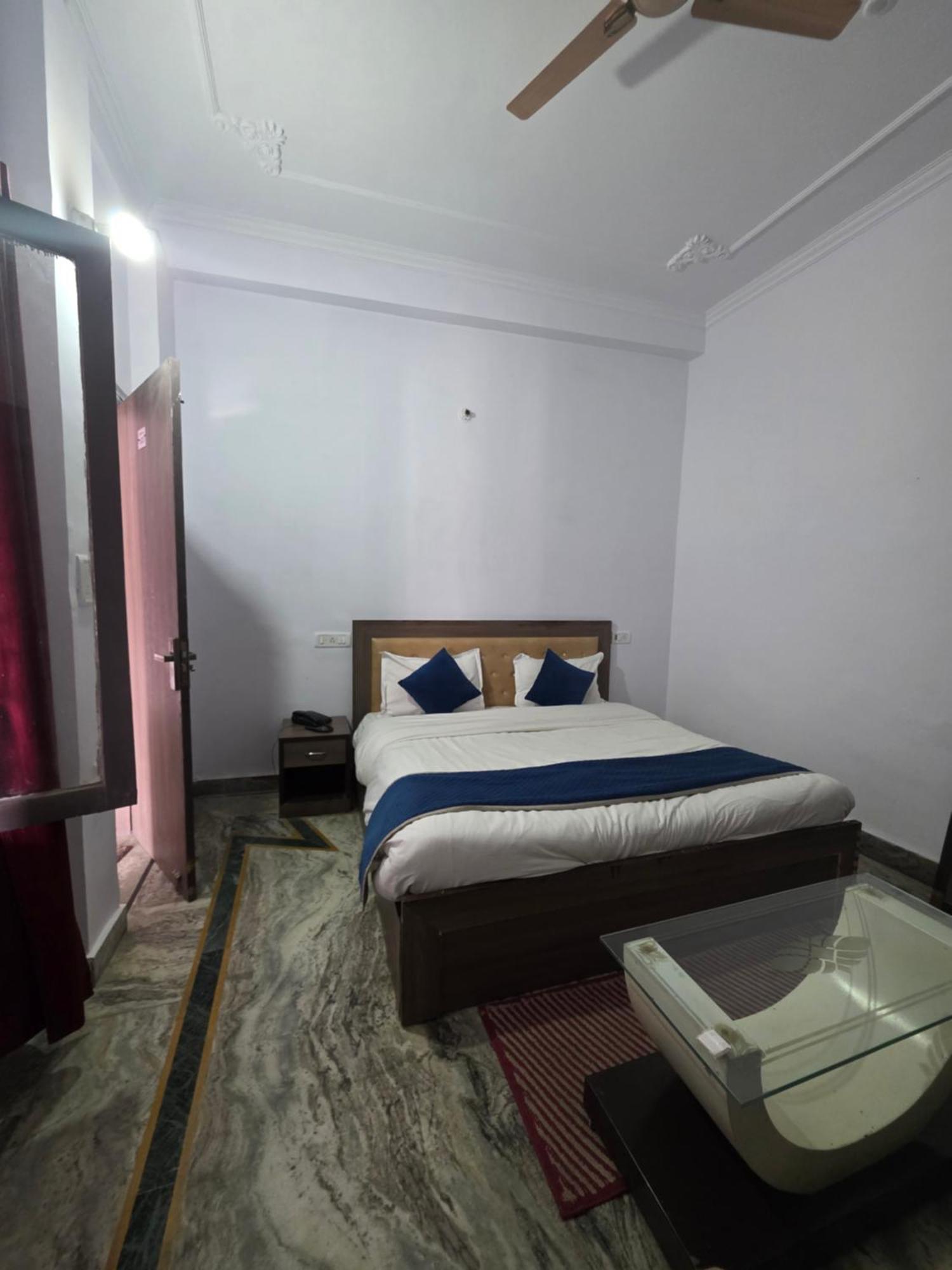 Siddhi Vinayak Hotel And Banquet Bhimtal Exterior photo