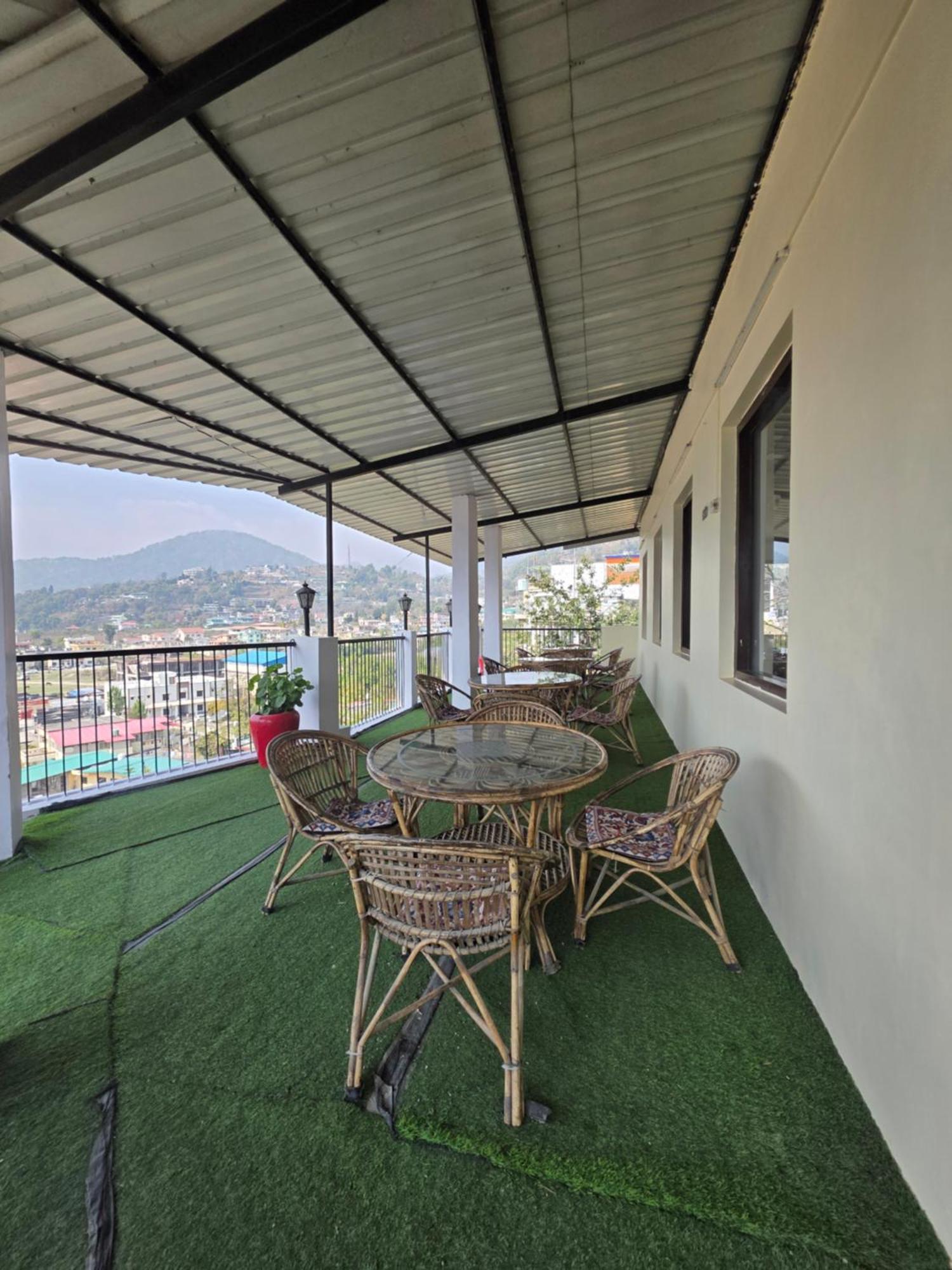 Siddhi Vinayak Hotel And Banquet Bhimtal Exterior photo